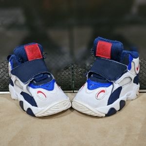 Nike Diamond Turf
